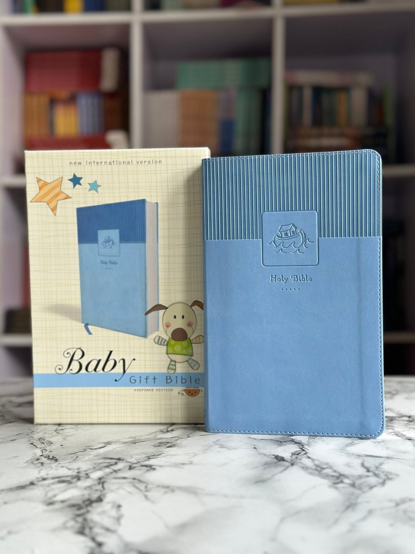 NIV, Baby Gift Bible, Holy Bible, Leathersoft, Blue, Red Letter, Comfort Print: Keepsake Edition