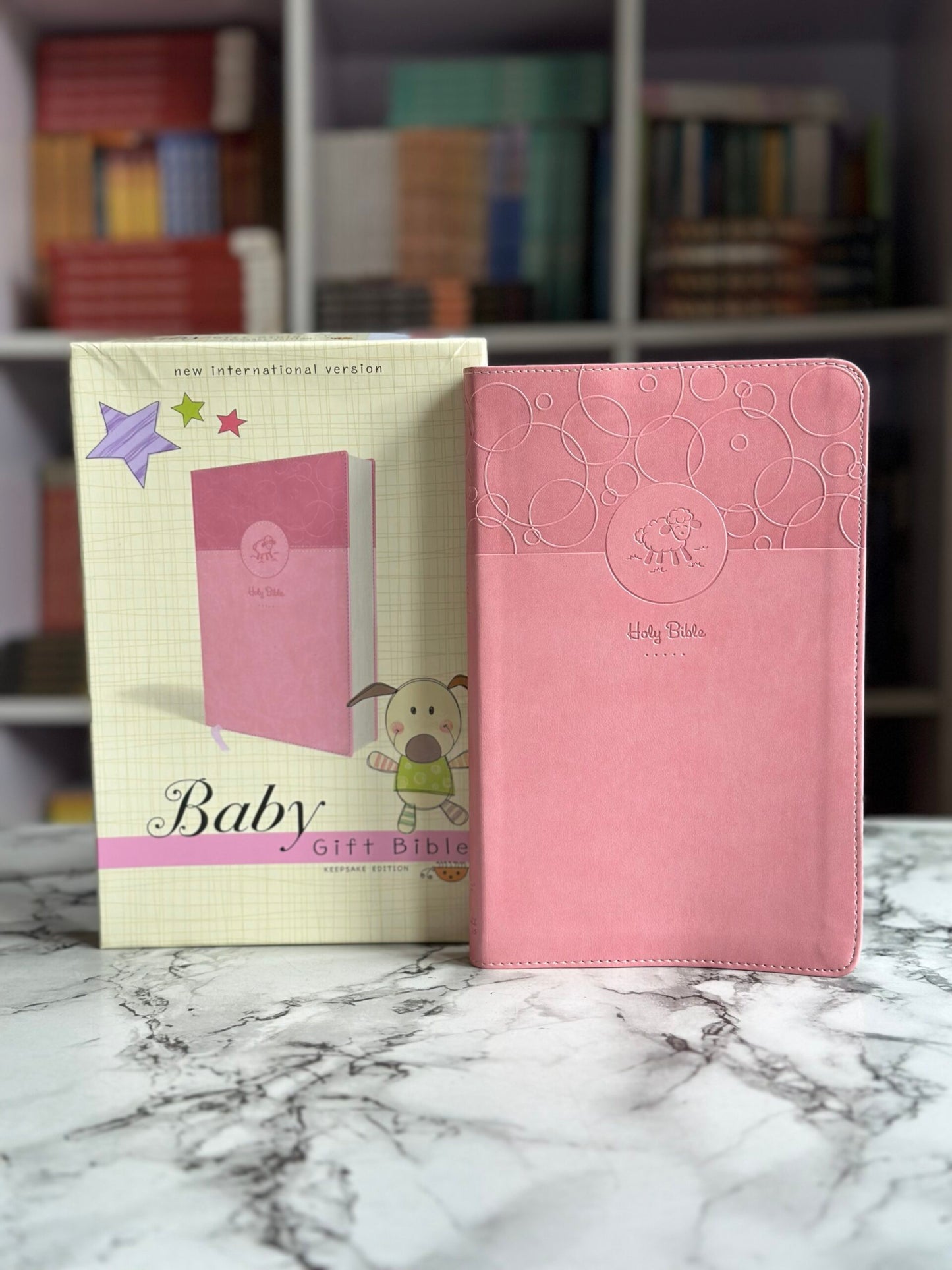 NIV, Baby Gift Bible, Holy Bible, Leathersoft, Pink, Red Letter, Comfort Print: Keepsake Edition