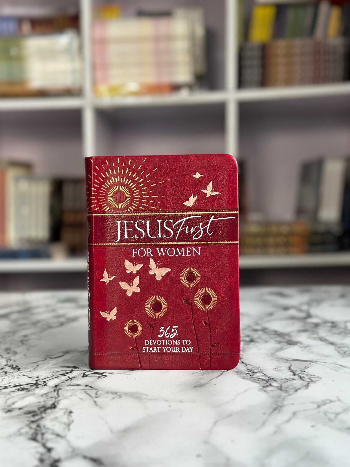 Jesus First for Women: 365 Devotions to Start Your Day