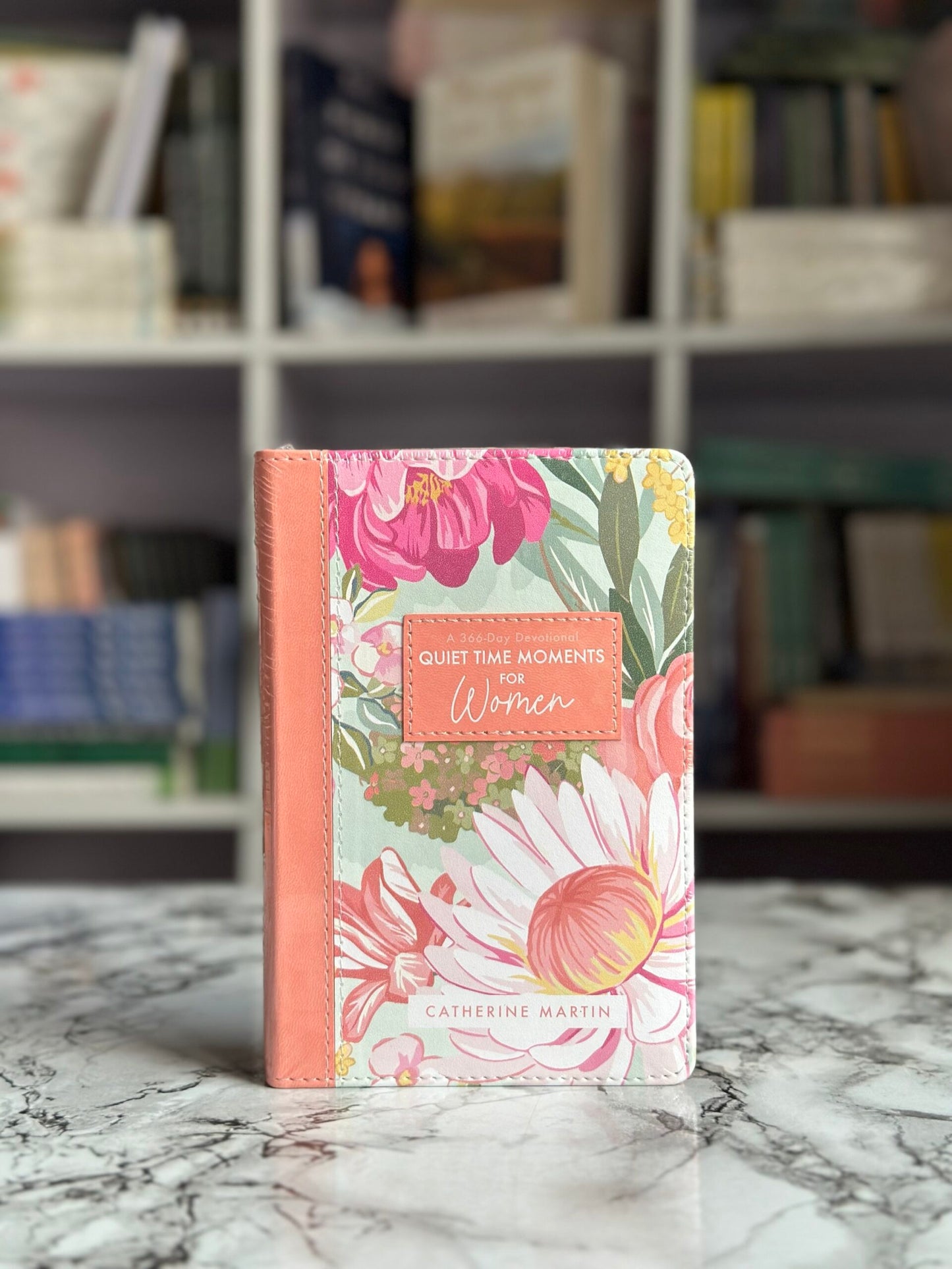 Quiet Time Moments for Women: A 366-Day Devotional (Faux Leather)