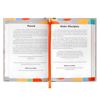 Make a Difference: 365 World-Changing Devotions (Hardcover)