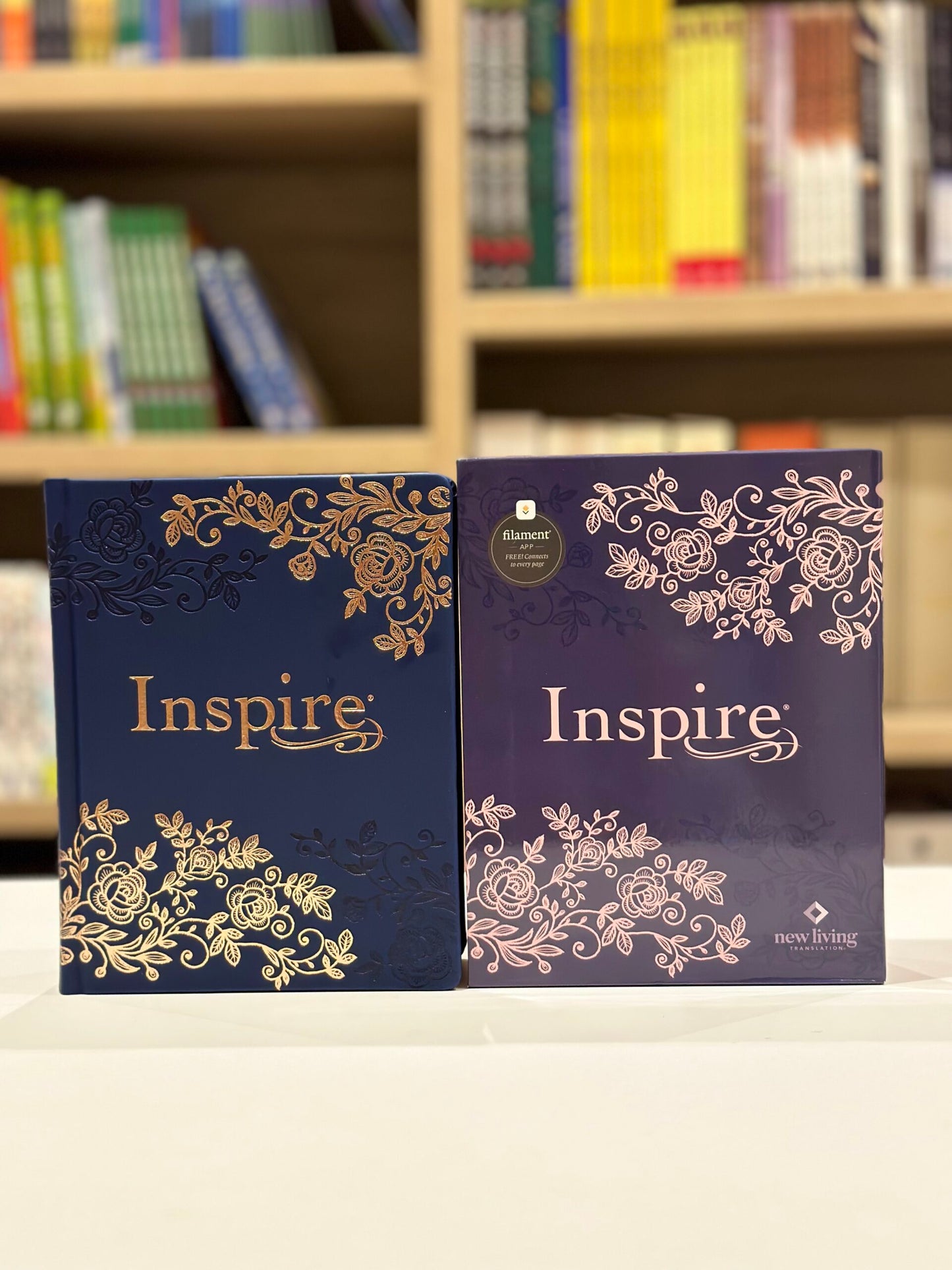Inspire Bible NLT (Hardcover LeatherLike, Navy): The Bible for Coloring & Creative Journaling