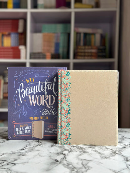 NIV, Beautiful Word Bible, Updated Edition, Peel/Stick Bible Tabs, Red Letter, Comfort Print: 600+ Full-Color Illustrated Verses