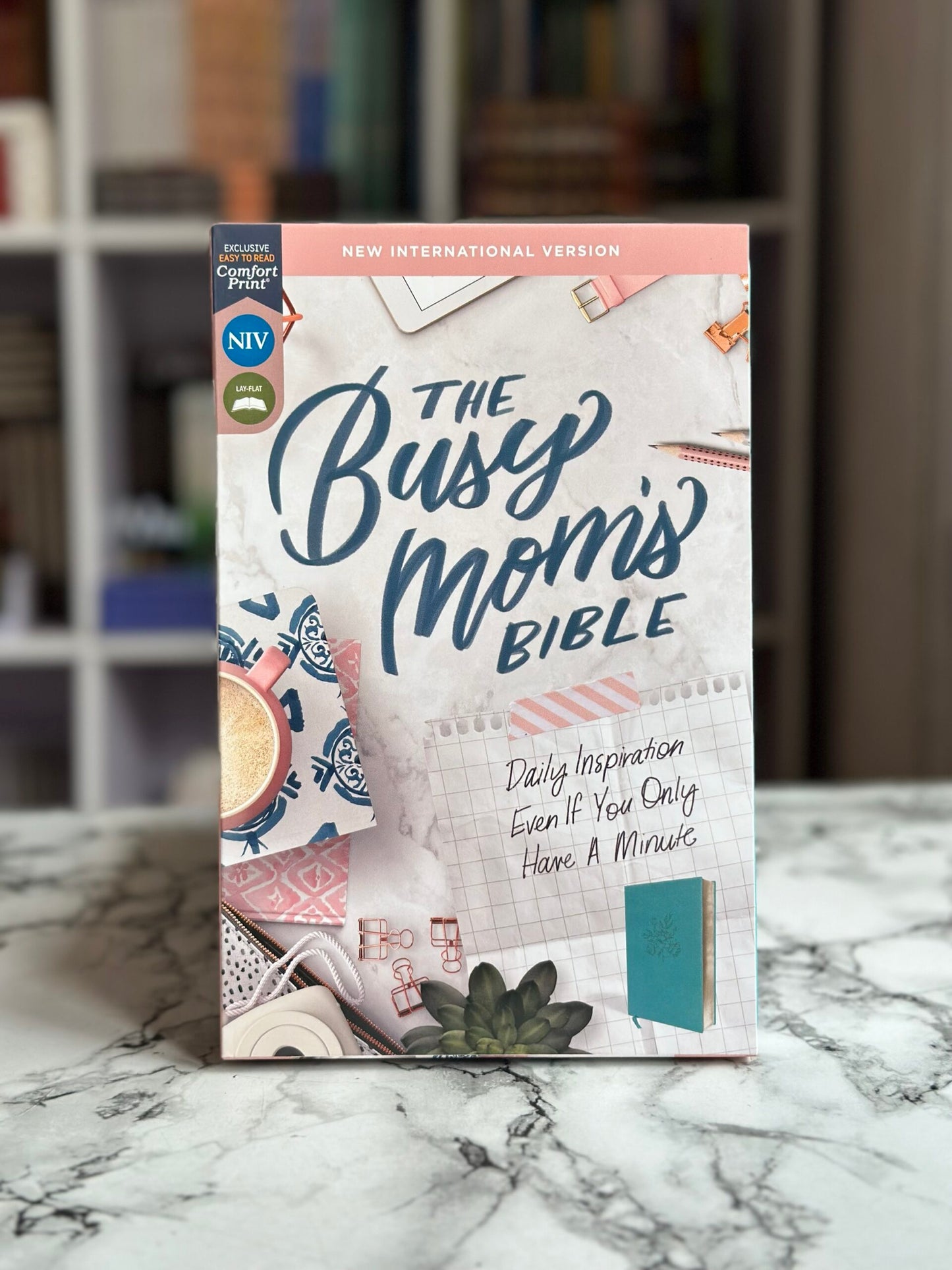 NIV, The Busy Mom's Bible, Leathersoft, Teal, Red Letter, Comfort Print: Daily Inspiration Even If You Only Have One Minute