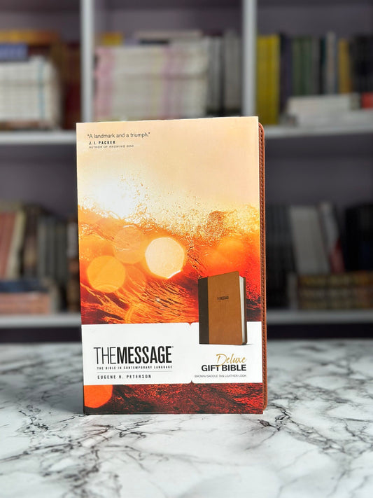The Message Deluxe Gift Bible (Leather-Look, Brown/Saddle Tan)