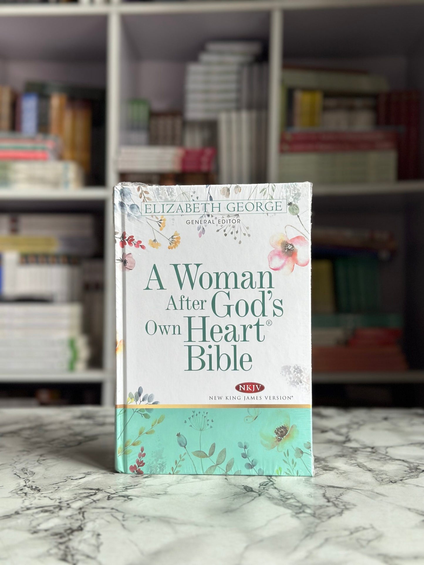 NKJV Woman After God's Own Heart Devotional Bible (Hardcover)