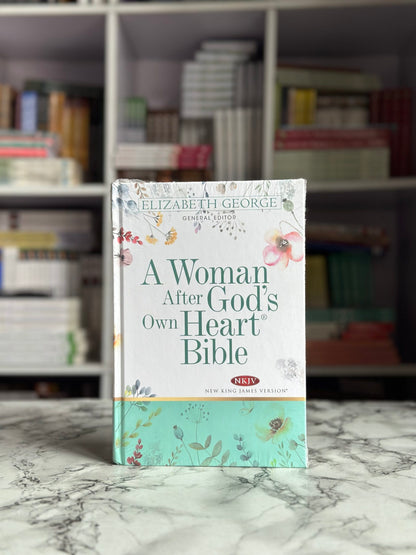 NKJV Woman After God's Own Heart Devotional Bible (Hardcover)