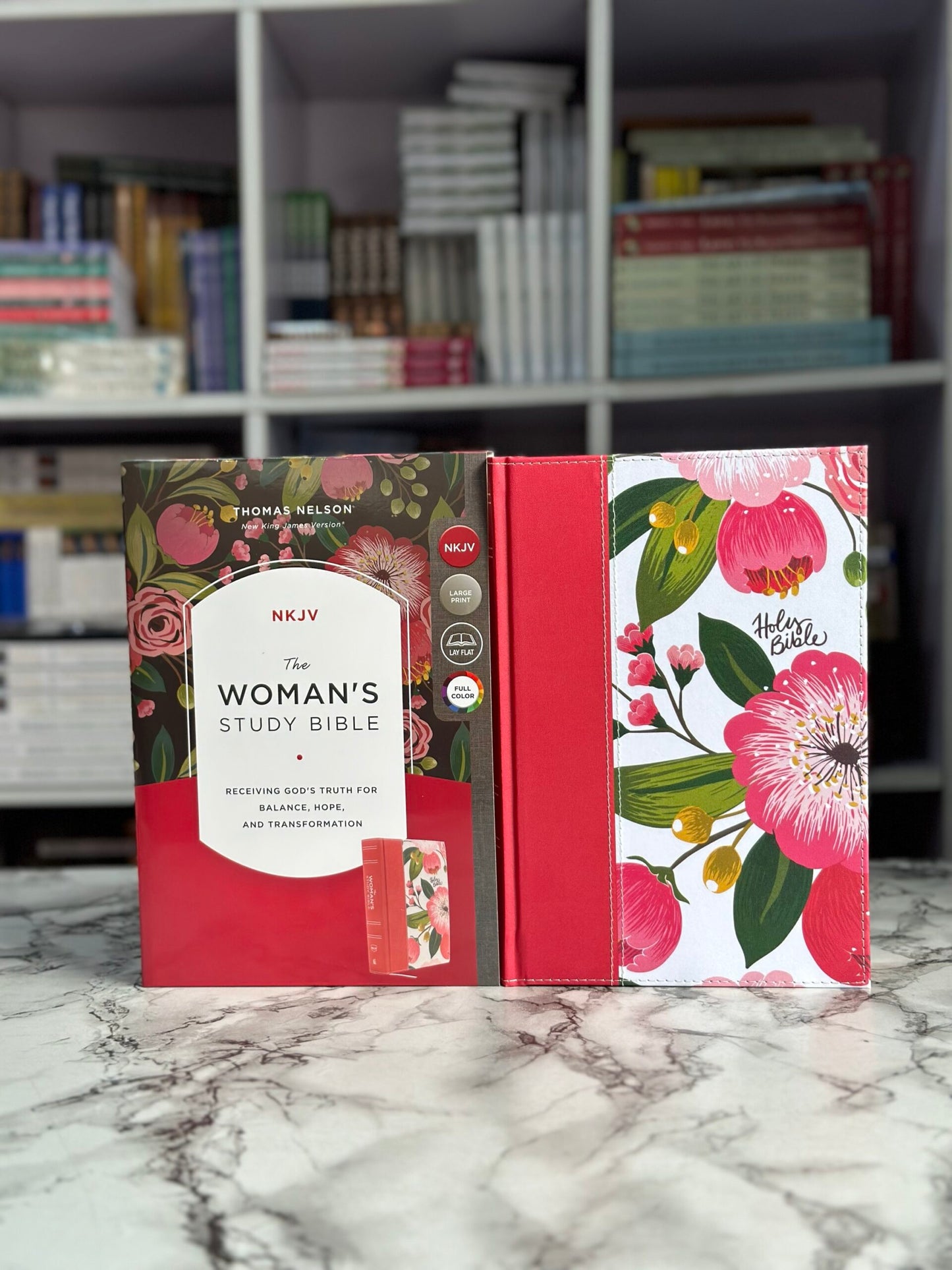 NKJV, The Woman's Study Bible, Cloth over Board, Pink Floral, Red Letter, Full-Color Edition: Receiving God's Truth for Balance, Hope, and Transformation