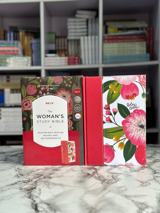 NKJV, The Woman's Study Bible, Cloth over Board, Pink Floral, Red Letter, Full-Color Edition: Receiving God's Truth for Balance, Hope, and Transformation