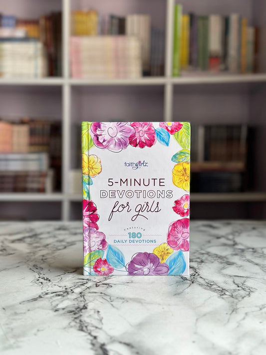 5-Minute Devotions for Girls: Featuring 180 Daily Devotions