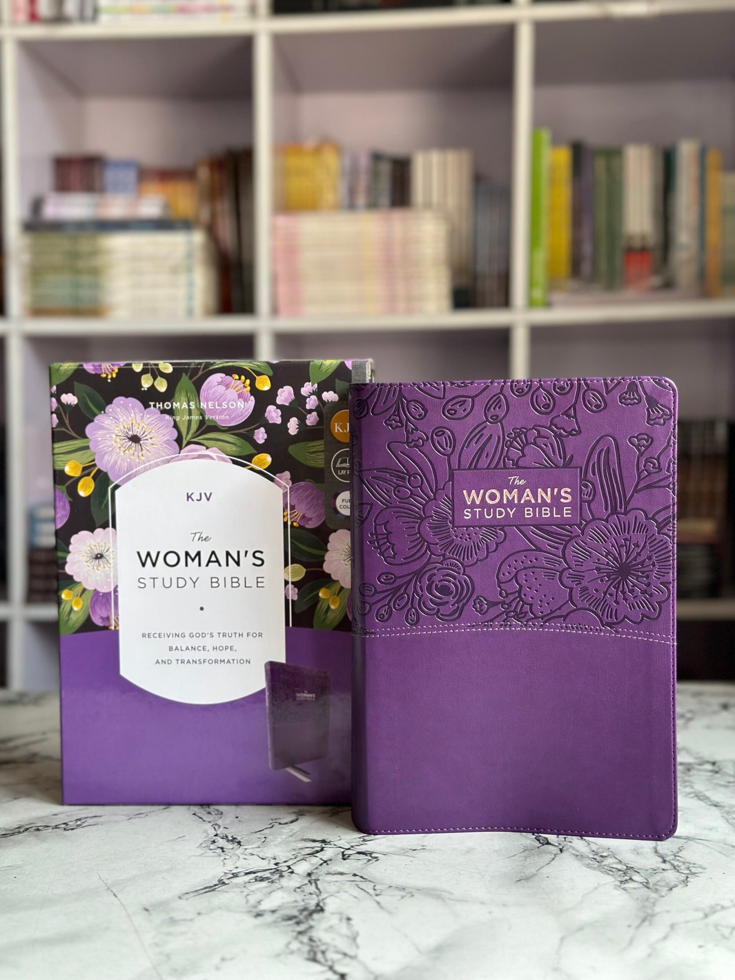 KJV, The Woman's Study Bible, Purple Leathersoft, Red Letter, Full-Color Edition, Comfort Print: Receiving God's Truth for Balance, Hope, and Transformation