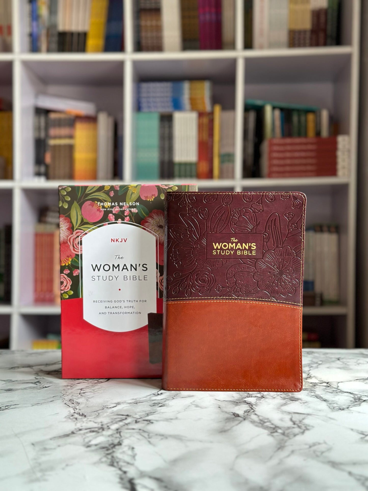 NKJV, The Woman's Study Bible, Full-Color Edition Leather