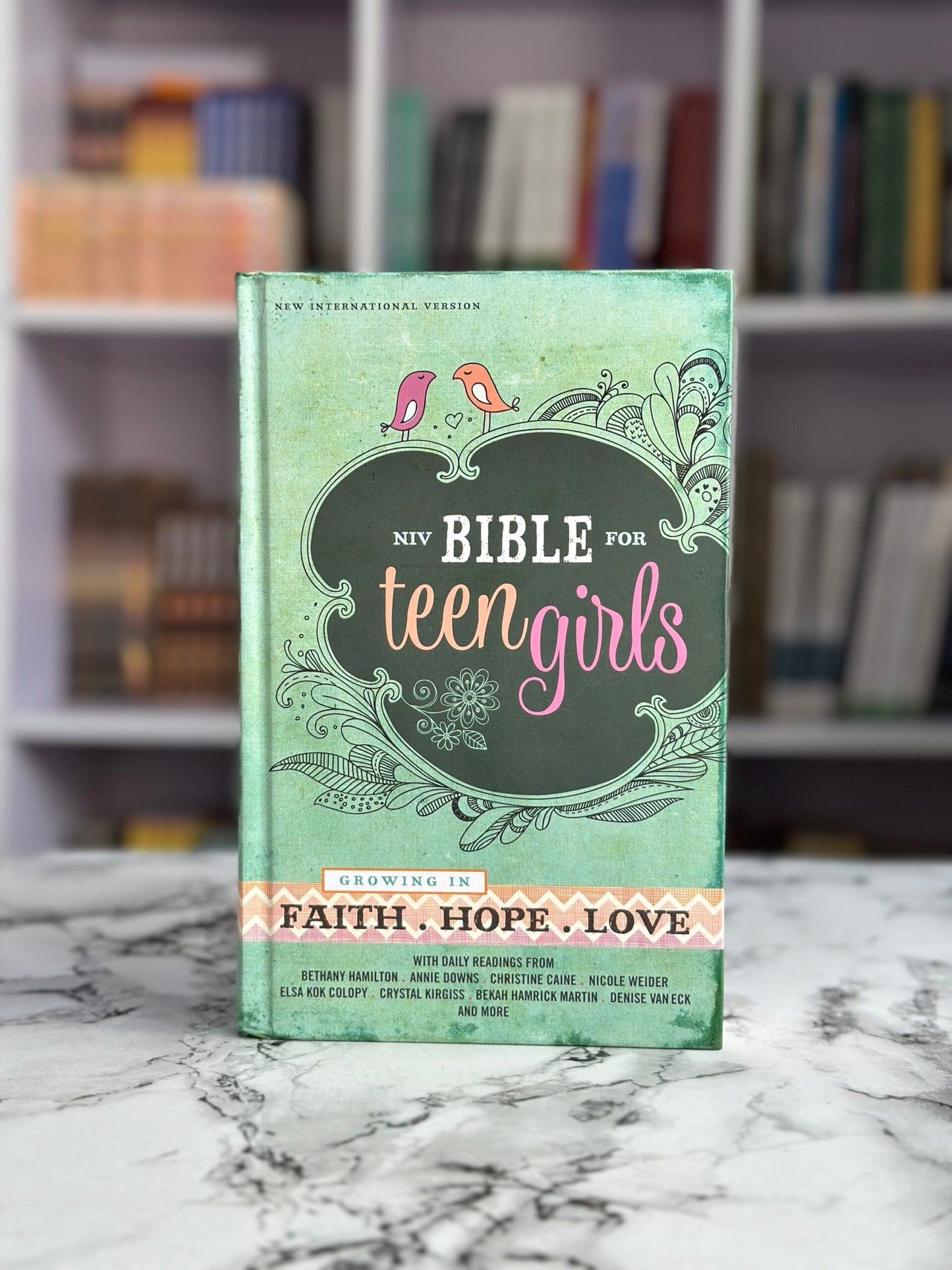 NIV, Bible for Teen Girls: Growing in Faith, Hope, and Love