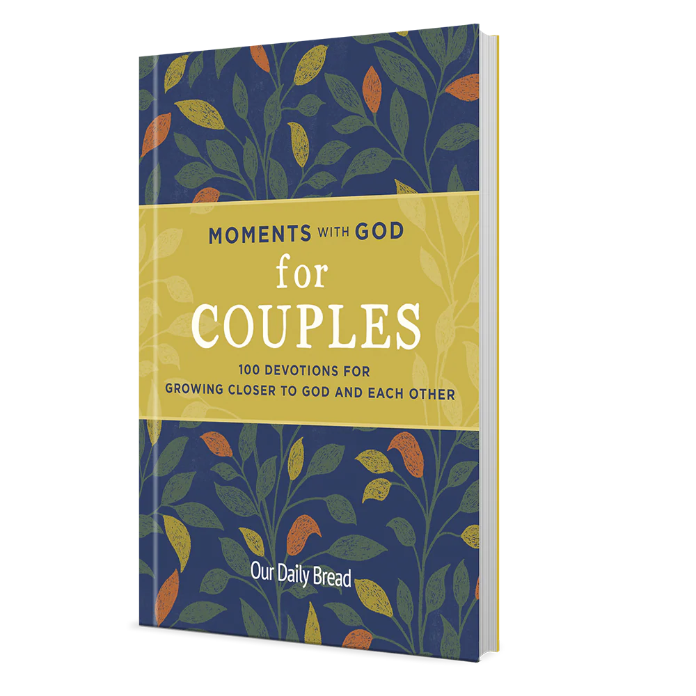 Moments with God for Couples: 100 Devotions for Growing Closer to God and Each Other