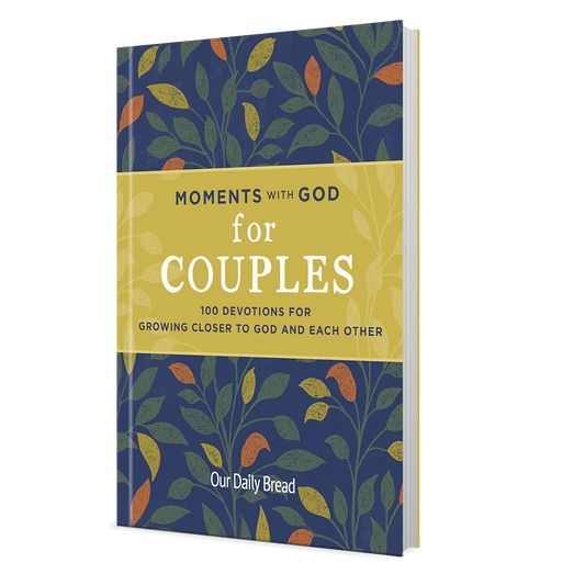 Moments with God for Couples: 100 Devotions for Growing Closer to God and Each Other